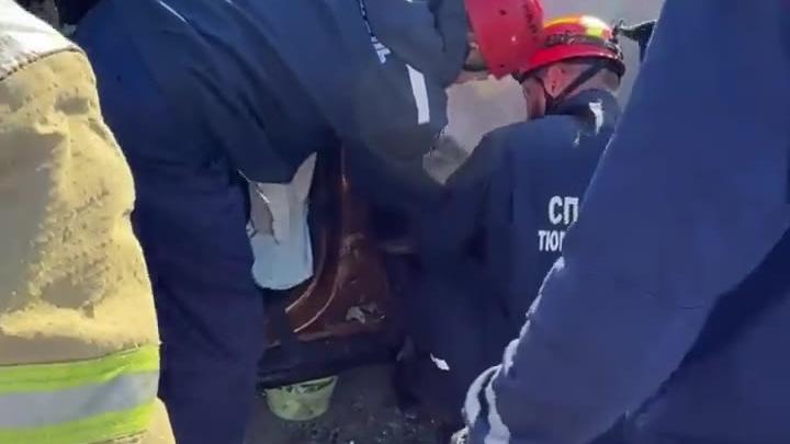 На Велижанском тракте после ДТП спасатели деблокировали женщину из автомобиля — Тюмень Сейчас