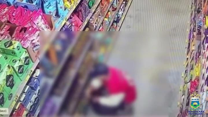 В Тюмени задержали подозреваемого в кражах кофе и дезодорантов из магазинов — Тюмень Сейчас
