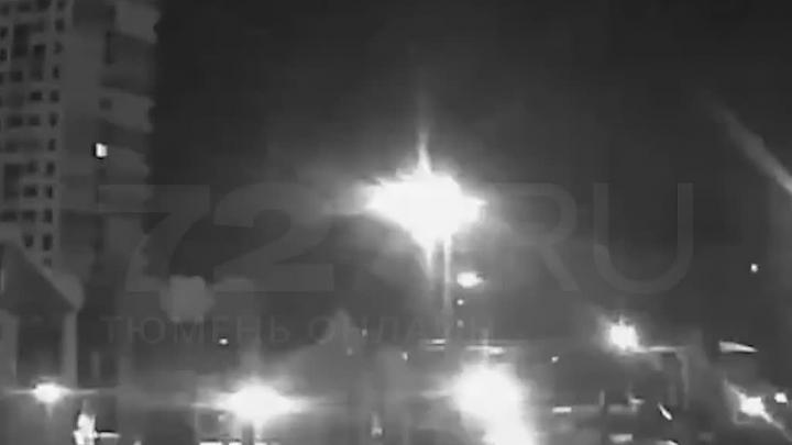 Над Тюменью заметили яркую зеленую вспышку в небе — Тюмень Сейчас