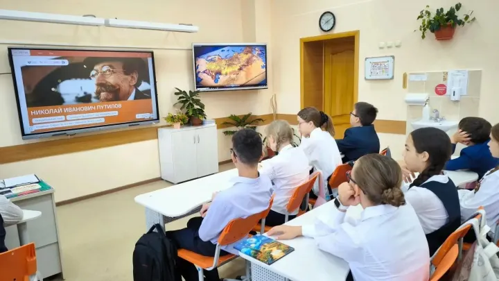 В тюменских школах прошли первые в учебном году «Разговоры о важном» — Тюмень Сейчас