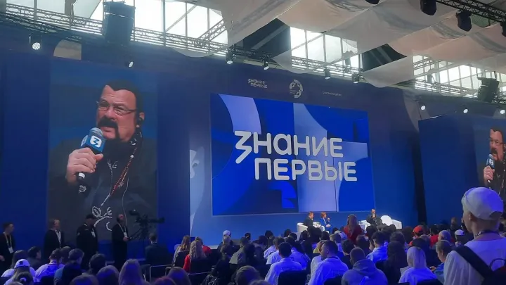 Тюменские участники МФМ-2026 рассказали о встрече со Стивеном Сигалом — Тюмень Сейчас