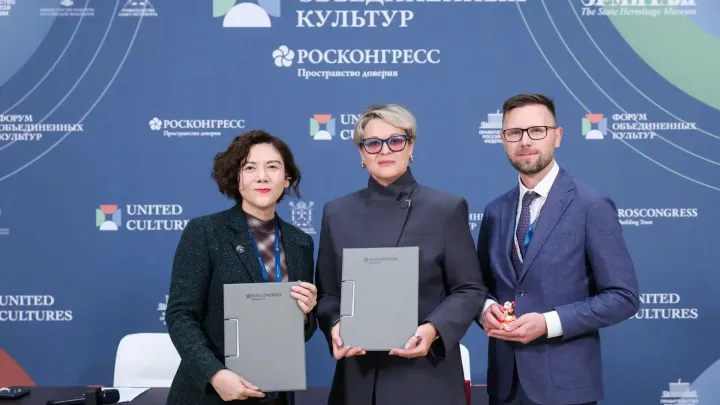 Тюменский драмтеатр подписал соглашение о сотрудничестве с фестивалем Чэнду-Чунцин — Тюмень Сейчас