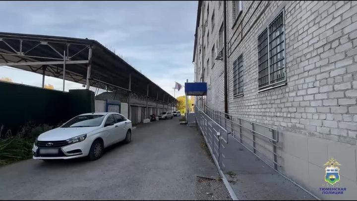 В Тюмени задержали подозреваемого в угоне ВАЗ и краже плюшевого медведя — Тюмень Сейчас
