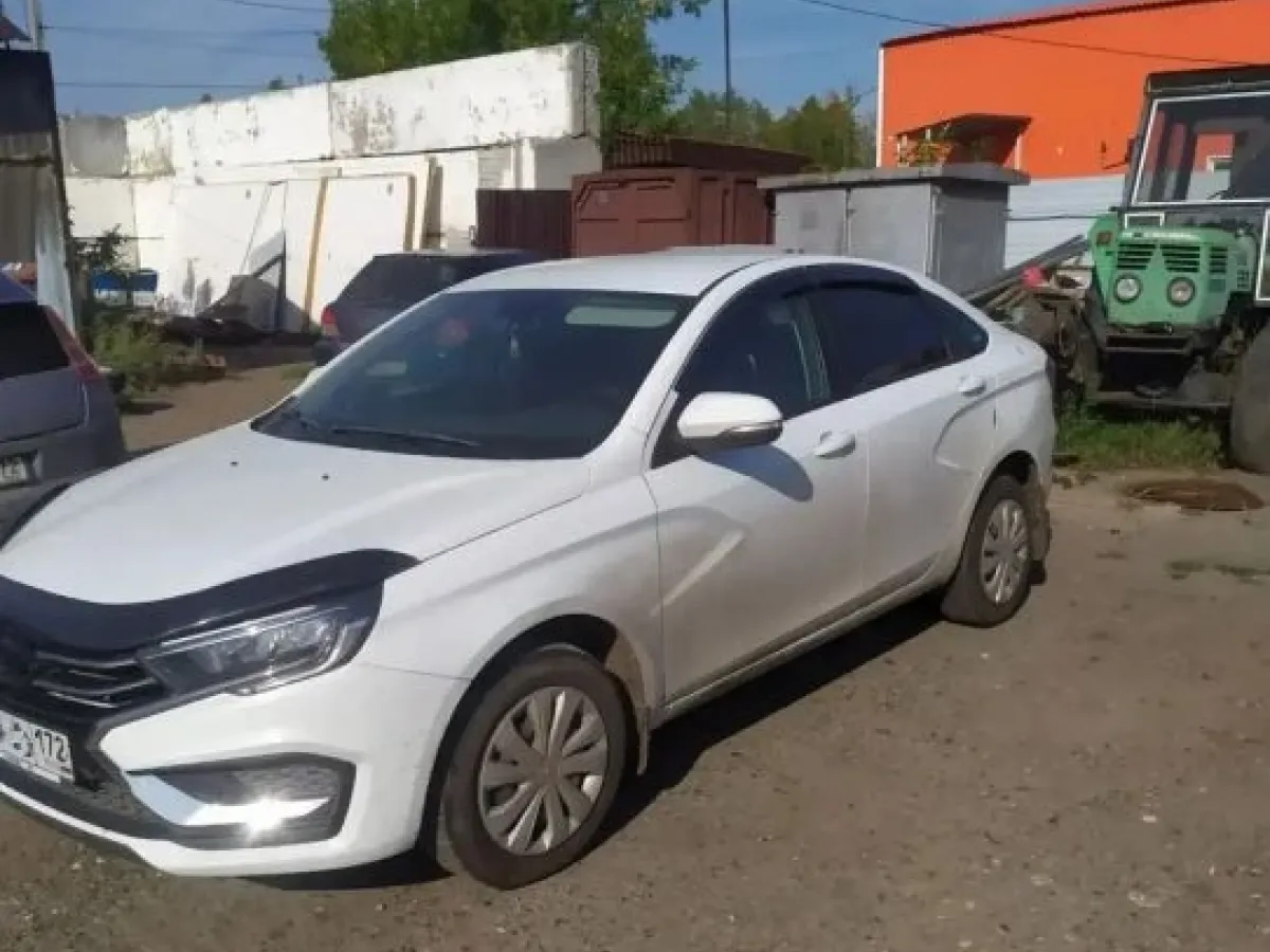 В Абатском округе возбудили дело после угона «Лады Весты» у тюменки