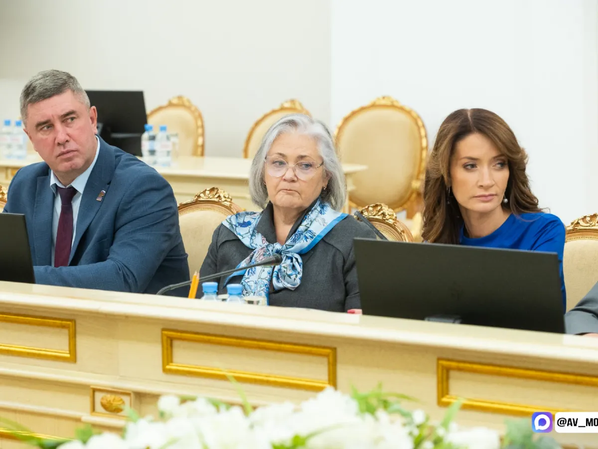 Александр Моор встретился с активом Союза женщин Тюменской области