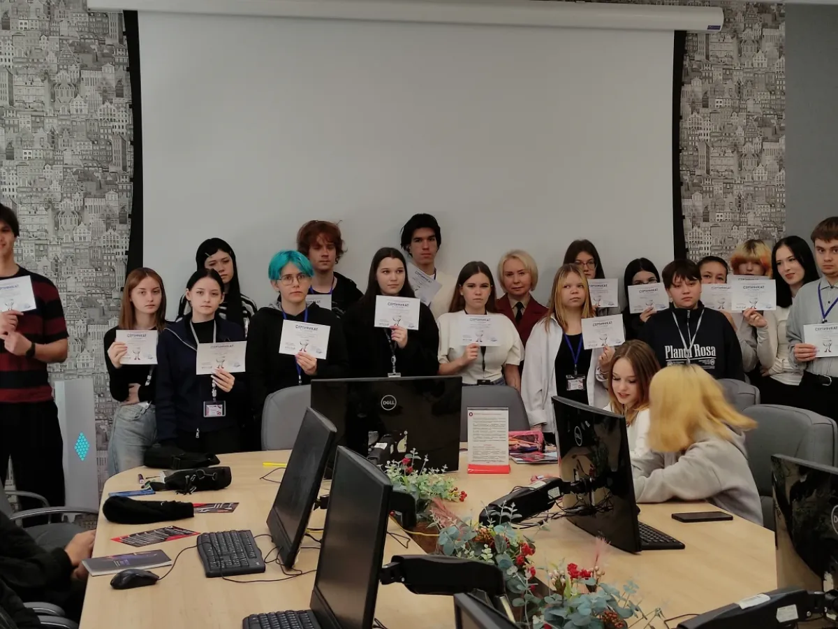 Первокурсники тюменского техникума написали «Диктант здоровья» о цифровой гигиене