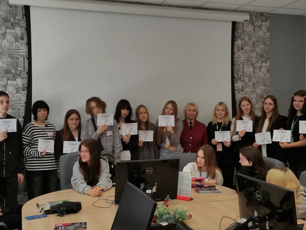 Первокурсники тюменского техникума написали «Диктант здоровья» о цифровой гигиене