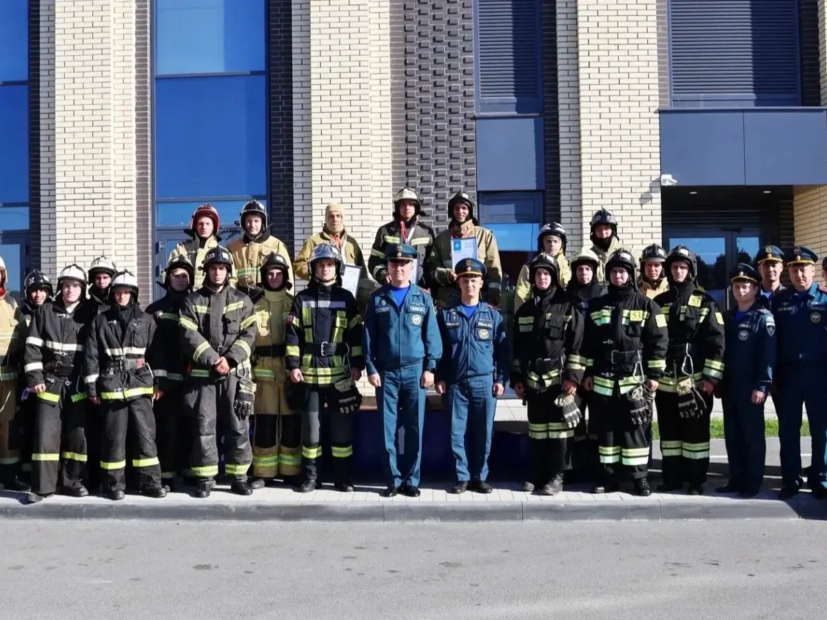 В Тюмени 37 огнеборцев приняли участие в соревнованиях «Вертикальный вызов»
