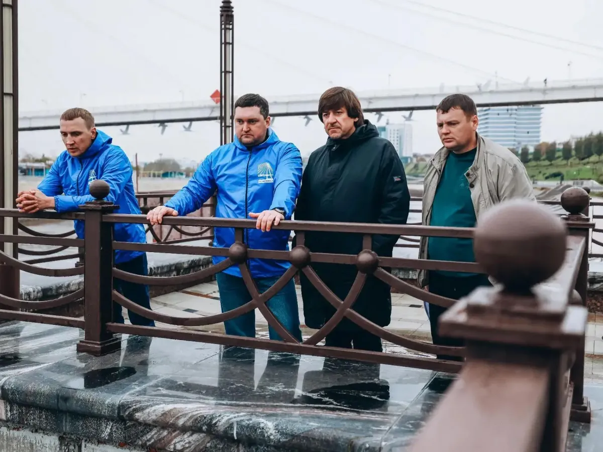На тюменской набережной продолжают восстановительные работы после паводка