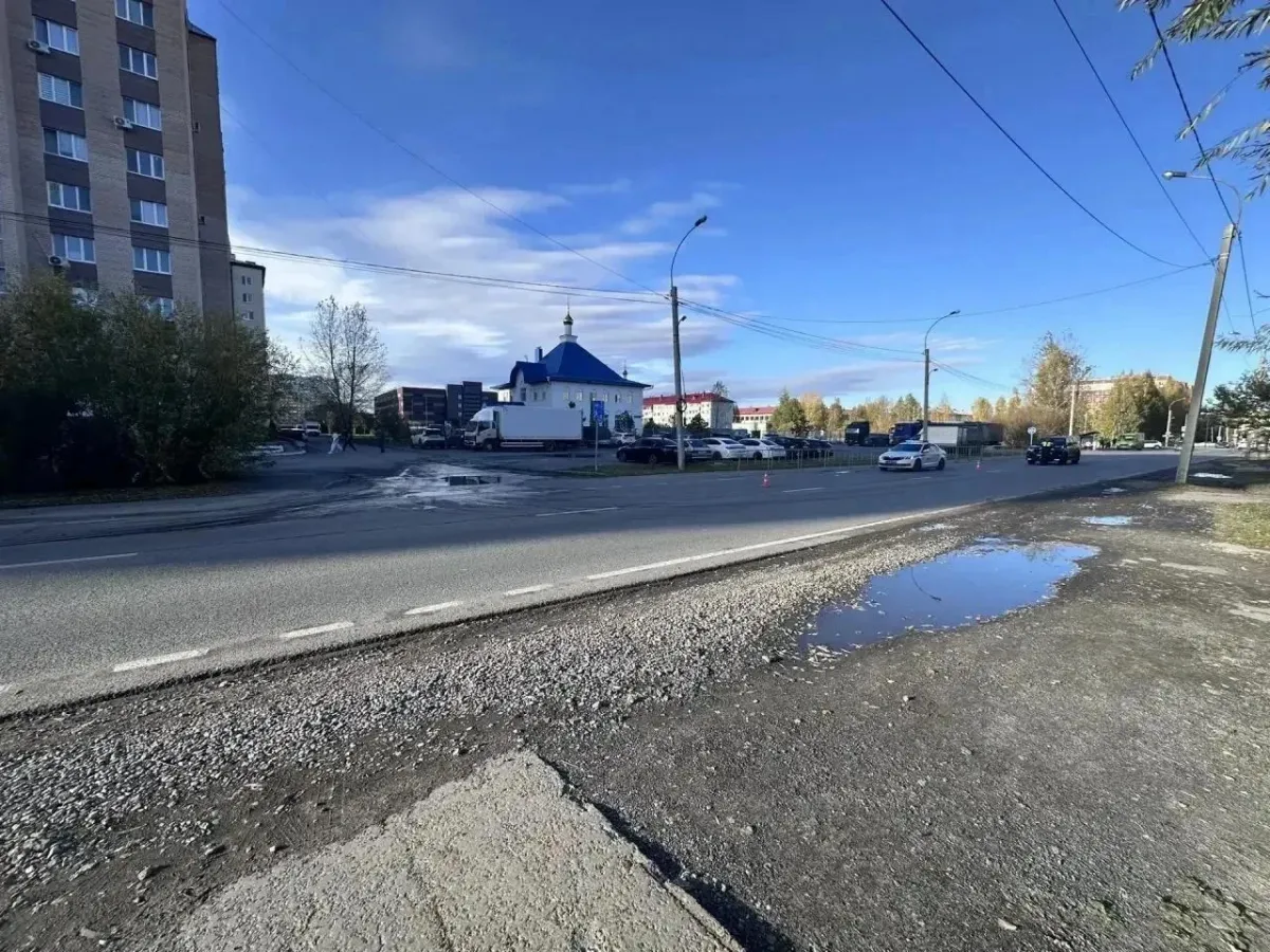 В Тюмени школьник получил травму после падения с автобуса