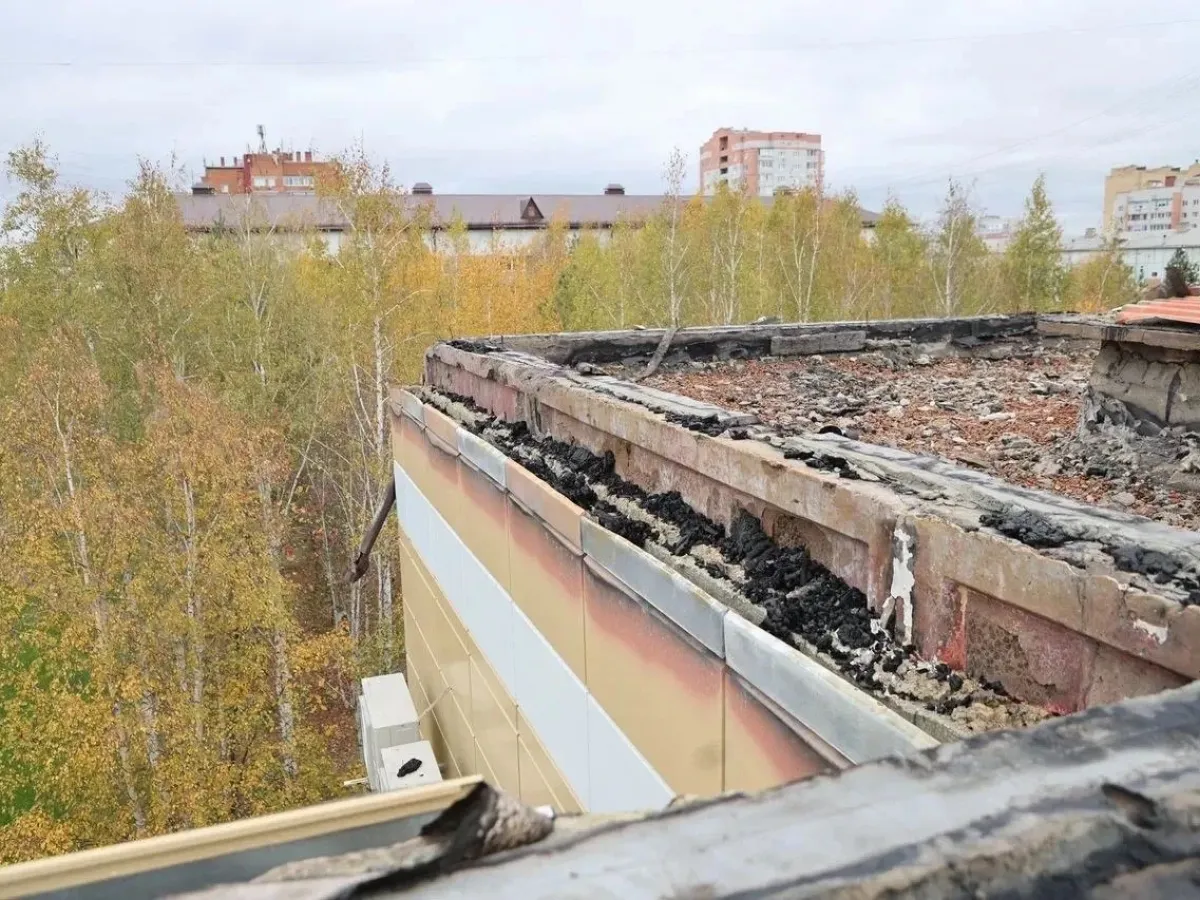 Первый корпус школы № 65 восстанавливают после пожара