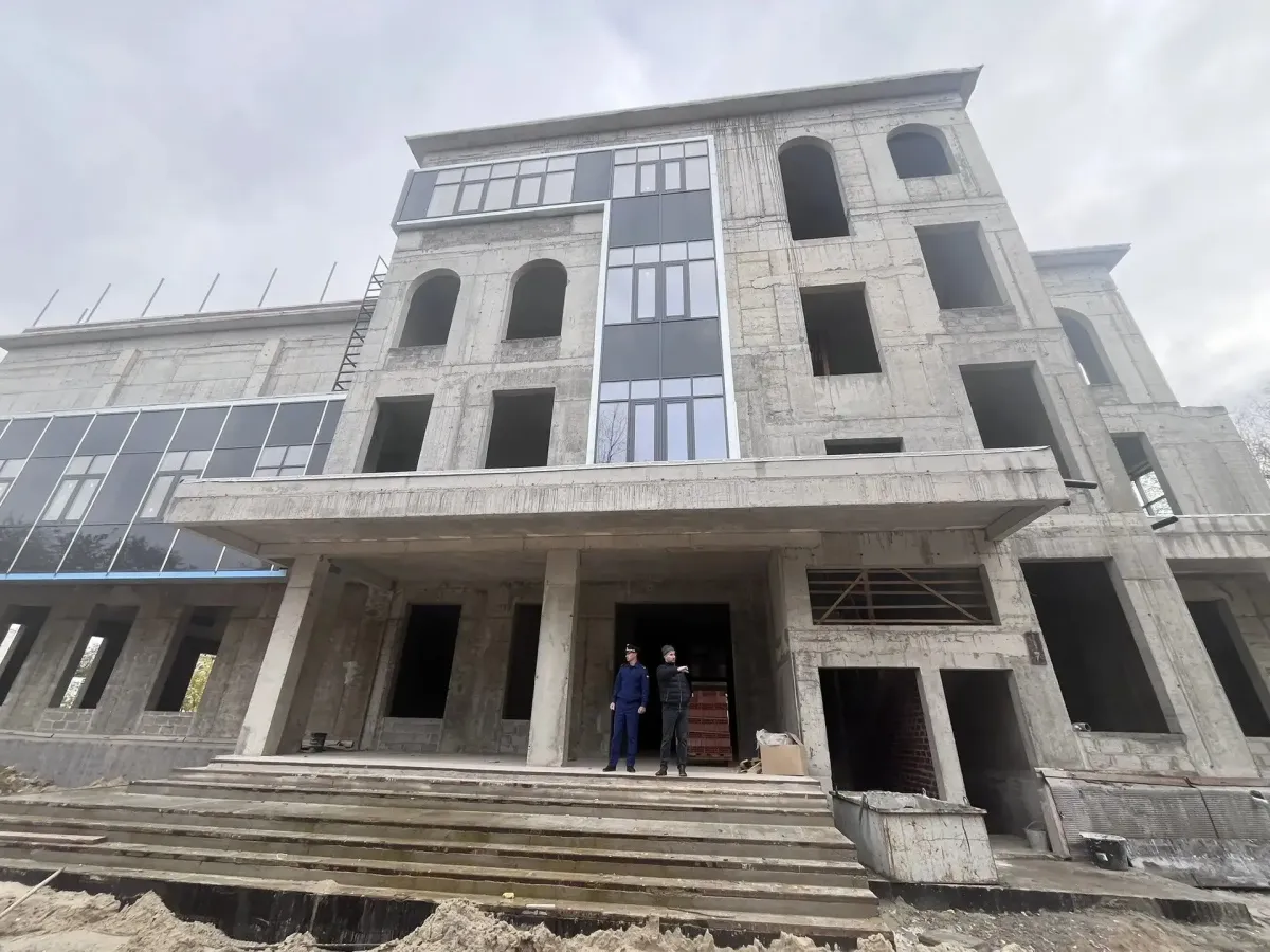 В Тюмени проверили строительство детской школы искусств имени В.В. Знаменского