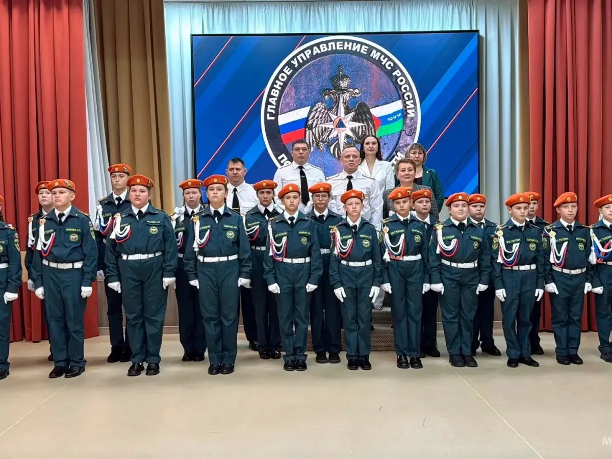 В Омутинском пятнадцать школьников приняли присягу кадета МЧС России