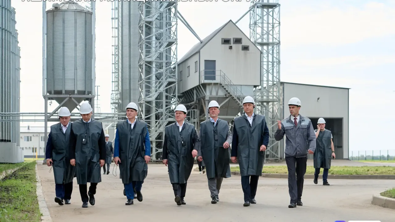 В Ишиме осмотрели завод «Протеинсиб» и новую поликлинику — Тюмень Сейчас
