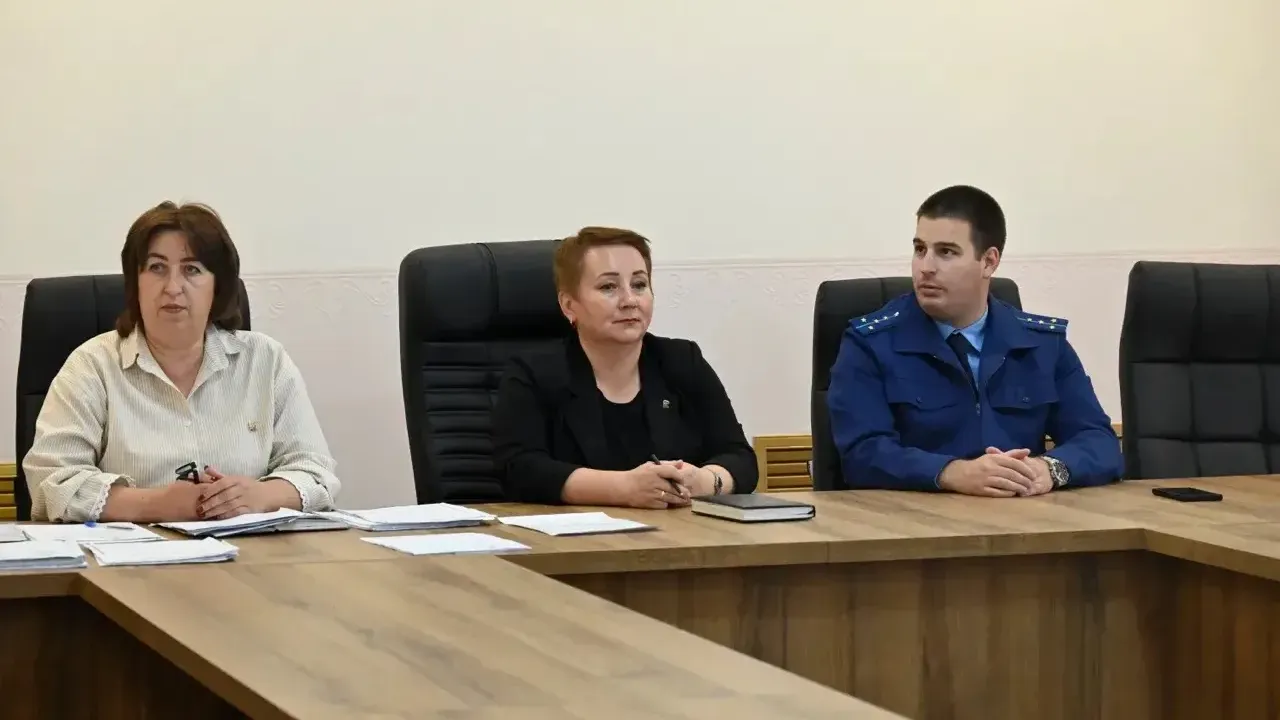 Прокурор Омутинского района принял участие в заседании комиссии по делам несовершеннолетних — Тюмень Сейчас