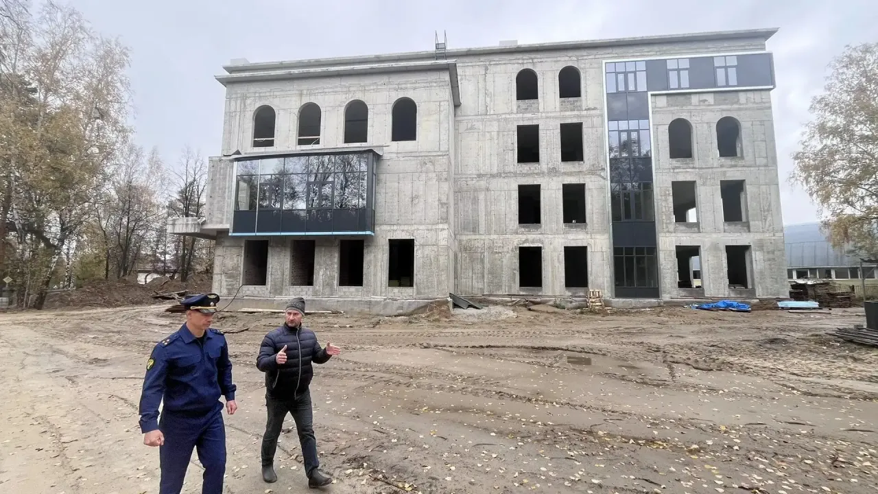 В Тюмени проверили строительство детской школы искусств имени В.В. Знаменского — Тюмень Сейчас