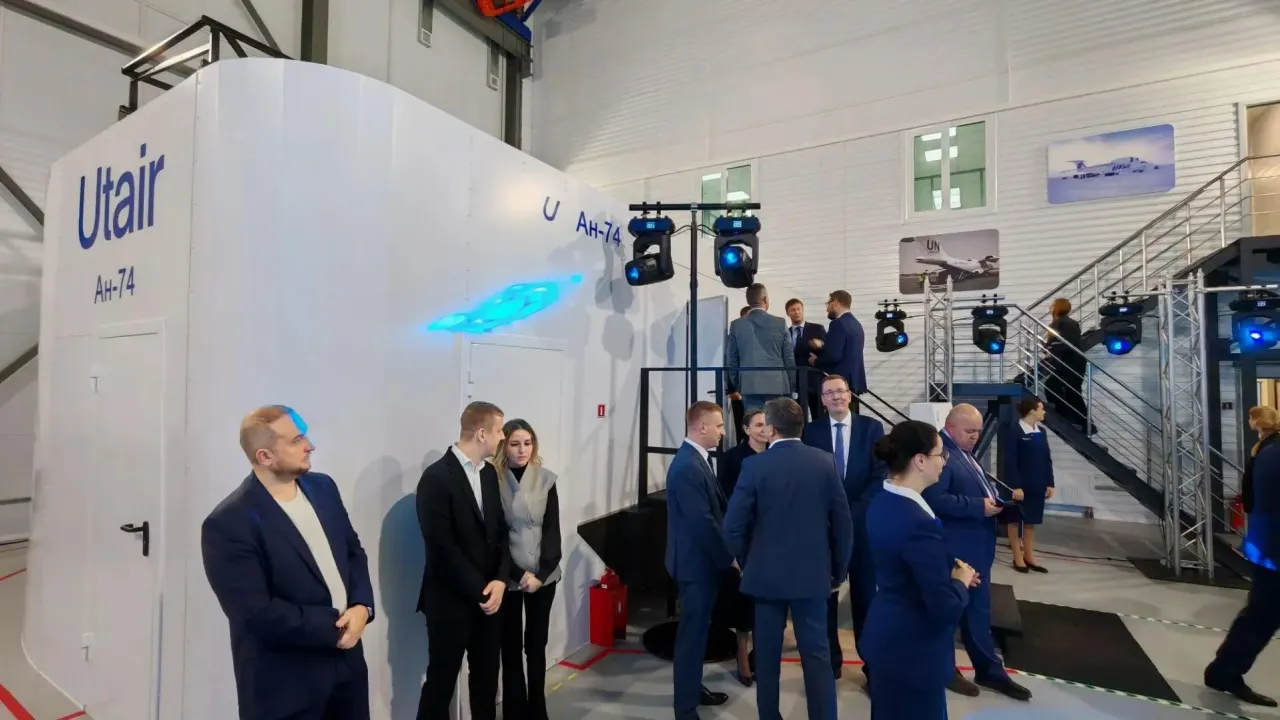 В Тюмени представили уникальные тренажёры самолётов Ан-74 и ATR 72-500 — Тюмень Сейчас
