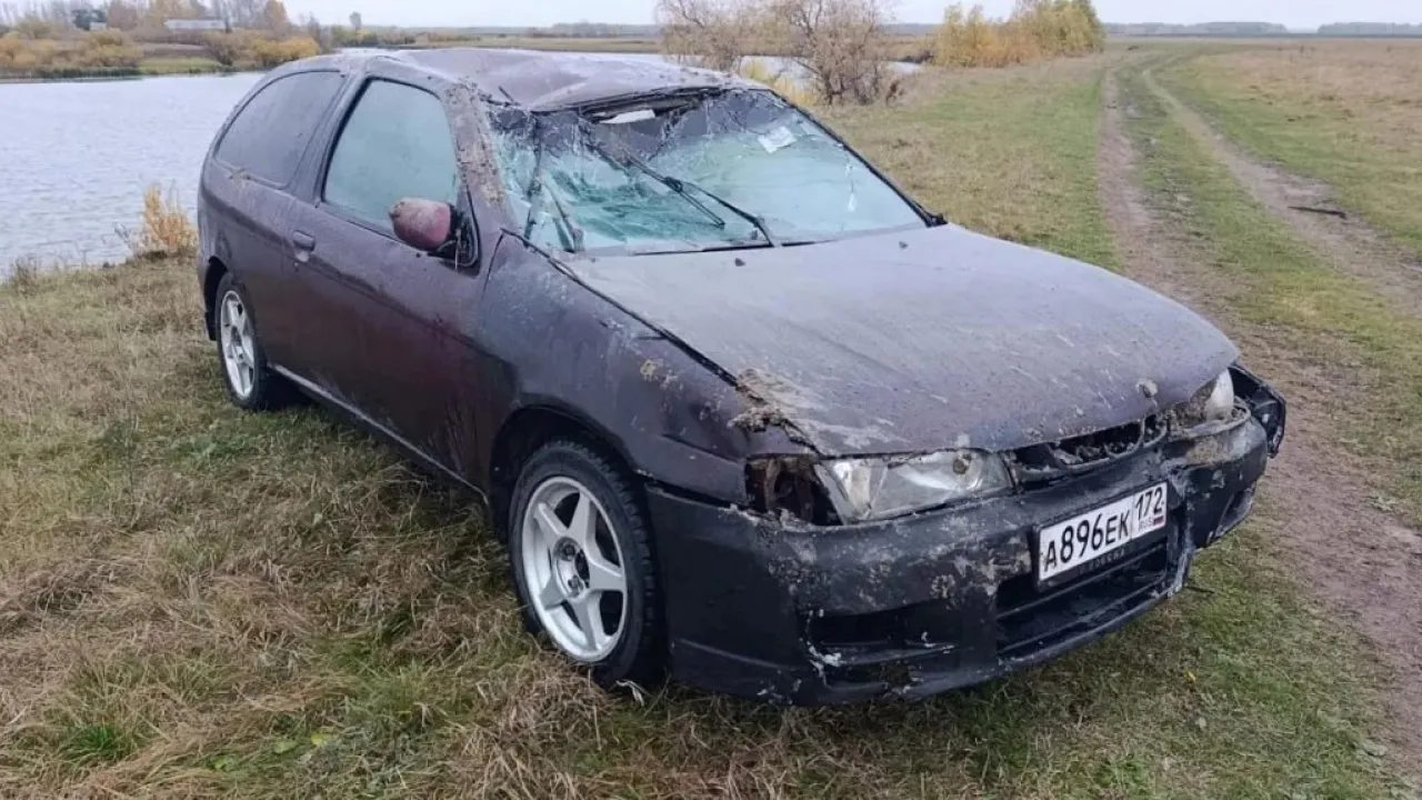 В Казанском округе автомобиль съехал в реку, водитель погибла — Тюмень Сейчас