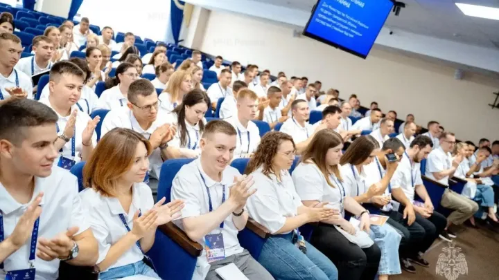 Представительница Ульяновска приняла участие в первом Всероссийском сборе молодежных советов МЧС — Ульяновск Сейчас