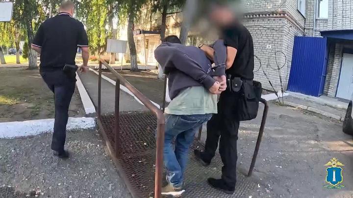 Полиция задержала курьера мошенников после попытки забрать еще 3 млн рублей — Ульяновск Сейчас