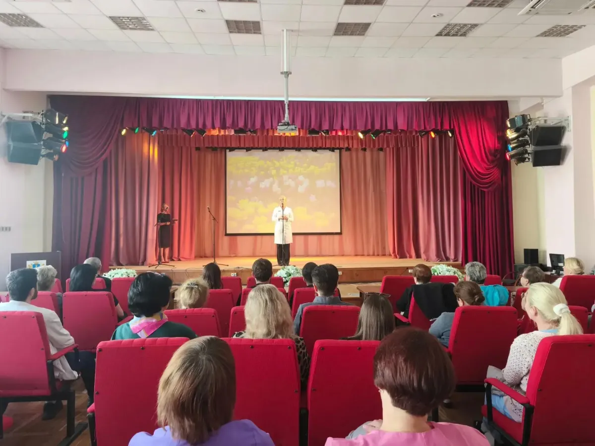 В ЦГКБ Ульяновска поздравили ветеранов и приняли в коллектив молодых специалистов